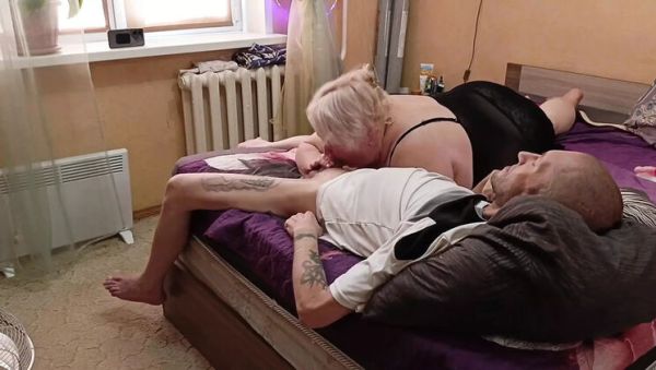 Stream complete scene of : Mature Blonde MILF Gives Blowjob and Swallows Cum - Homemade HD