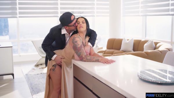 Stream this hardcore clip of : Payton Preslees Sexy Curves And Hot Holes Arent Just For Admiration They Are Also For Fucking And Filling Up!