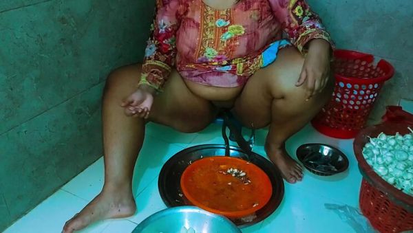 Stream HD scene : Desi Bhabhi Fucked Hard in Kitchen While Cooking - Huge Anal & Big Ass Doggy Style