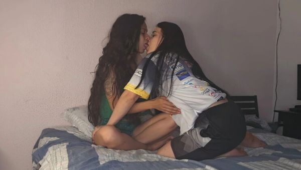 Enjoy watching the HD movie titled : Homemade Lesbian Wife Caught by Husband - Jennyferpimenta Teen Latina Brunette 3some