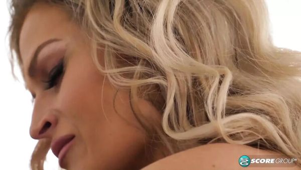 Watch full movie called : Jessi Lee Blonde MILF Fucked Hard by Machine - Big Tits Cum