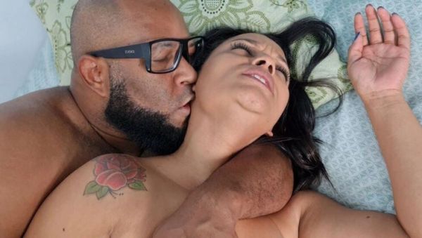 Stream the complete clip titled : Hot Wife Cheats With Big Cock Friend While Husband Watches - Aninha Galzerano Anal & Cuckold Sex