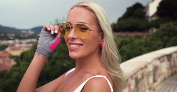 Stream this HD clip called : Blond babe Angelika's tight anal gets plowed in HD