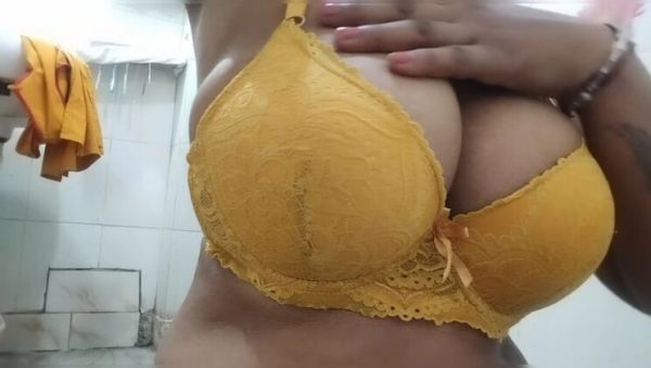 Stream HD movie : Desi Aunty Mona Fingering Her Big Nipples & Pussy in Bathroom Homemade Sex Video