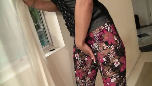 Play this uncut video named : Klarisa Leone Wild MILF Takes Massive Cock In Her Pussy