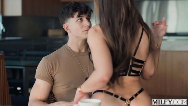 Stream hardcore movie named : Melissa Stratton Army Wife Blowjob & Facial - MILF Deep Throat and Riding