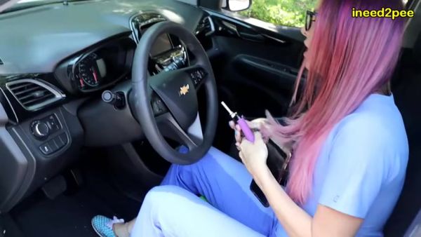 View full clip : INEED2PEE IPOD - Nurse Vicky Vixx Wetting nurse scrubs outside - Ineed2pee Ineedamommy