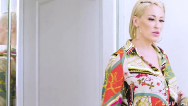 Stream this hardcore video called : MILF Ryan Keely Rescues Aaliyah Love Stuck in Tub - Wet Lesbian Pussy Eating & Bathroom Sex