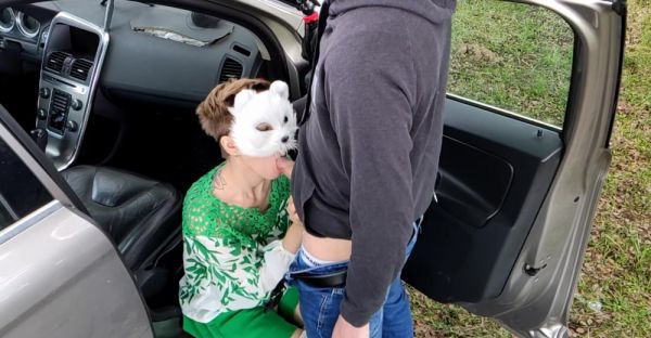 Stream this hardcore clip : Amateur Emily and David get kinky in a parked car