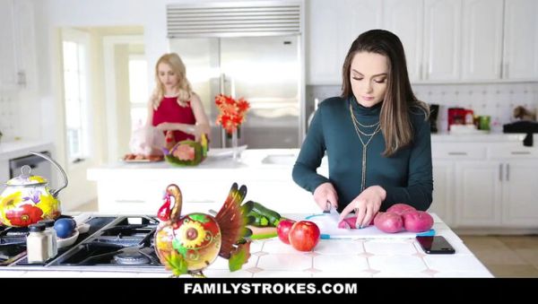 Watch the HD clip named : Alix Lynx Thanksgiving Orgy - MILF Step Fantasy with Cum in Mouth