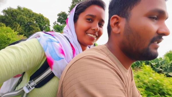 Stream the HD movie named : Desi Bhabhi College Girl Outdoor Sex - Permi Pooja Hot Boobs Sucking in Public Jungle