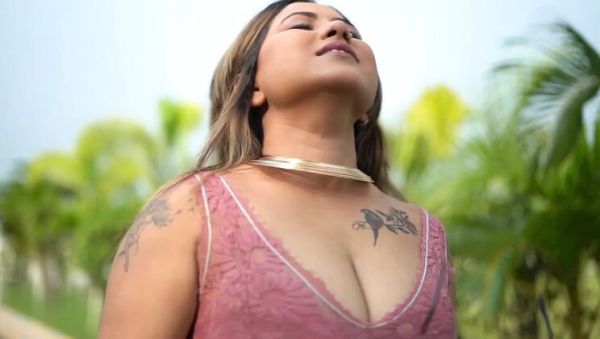 Stream HD scene of : Tina Nandi Blowjob with Boyfriend - Amateur Desi Couple Romantic Sex at Seaside