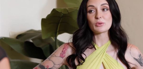 Play complete movie : Lesbian babe pussy licking wifes stepsis