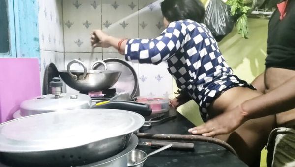 Enjoy watching this full clip called : Mumbai Ashu Indian Sister In Law Kitchen Quickie - Horny Desi Aunty Handjob & Cum in Mouth 69
