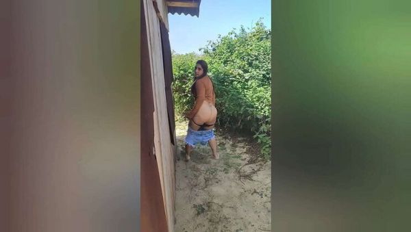 View complete scene named : Hot Girl Caught Peeing on Beach - Public Blowjob with Karol Wins & Jeff Love