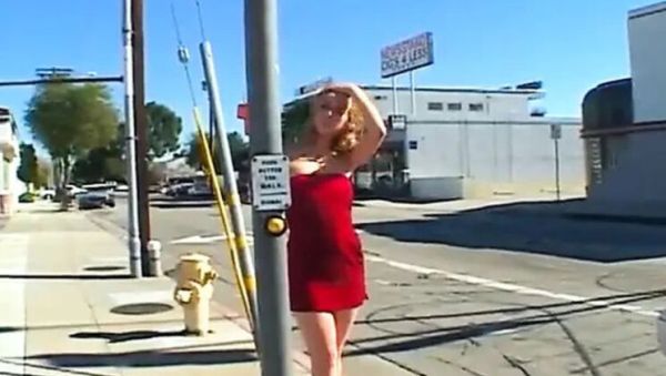 Watch the complete movie : Cheap Teen Anal Creampie - Kelly Wells Gets Filled