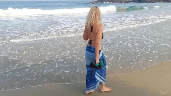 Play the uncut video : Morning Sex with Amateur Blonde MILF Wife - Homemade Pleasure