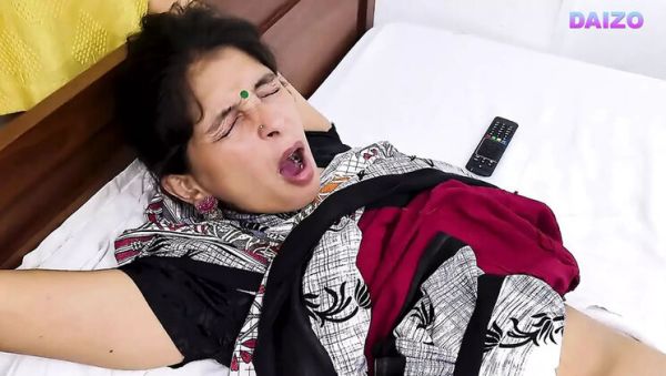 Enjoy watching this HD video titled : Desi Bhabi Suman Fucks Dewar in Hindi Urdu HD Porn