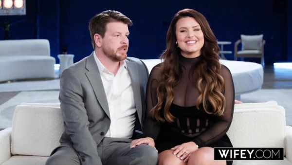 View complete video titled : Curvy Hotwife Blindfolded Gangbang Surprise - Gorgeous Wifey Lacy Takes Multiple Cocks