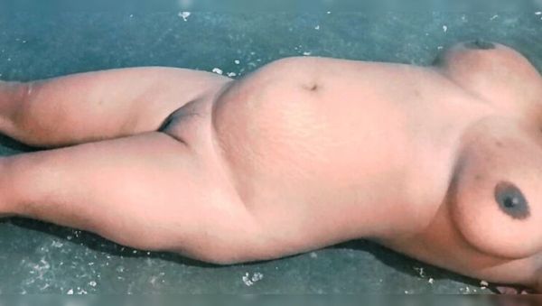 Play full movie titled : Desi Bhabhi Urmila Gets Sensual Full Body Massage at Indian Parlour - Aunty Pussy & Happy Ending