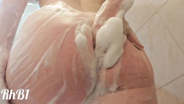 Play complete scene : Redhead Teen Bunny1 Homemade Solo Wash - Big Tits Amateur MILF Tattoo