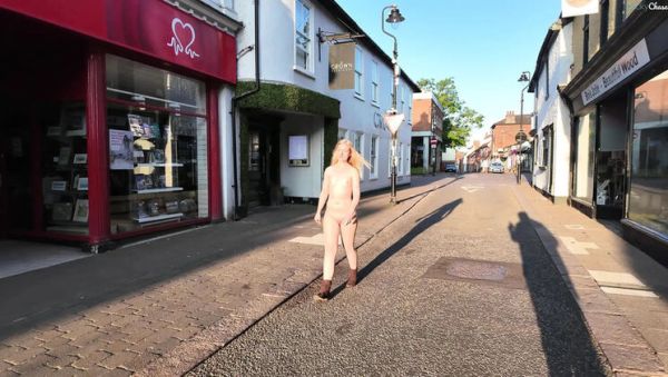 Watch complete scene titled : British Wife Becky Chase Goes Nude in Public at Night - Outdoor 4K Porn