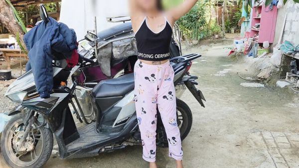 Stream uncut movie called : Adorable Trike Driver Loses Virginity With Passenger In Outdoor Fuck