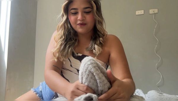 Play this hardcore movie called : Stepsister sees my morning boner and swallows every drop of my cum