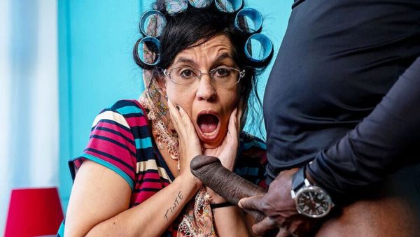 Play uncensored movie named : Fat Belly Mature Gets All Holes Destroyed by a Big Black Cock