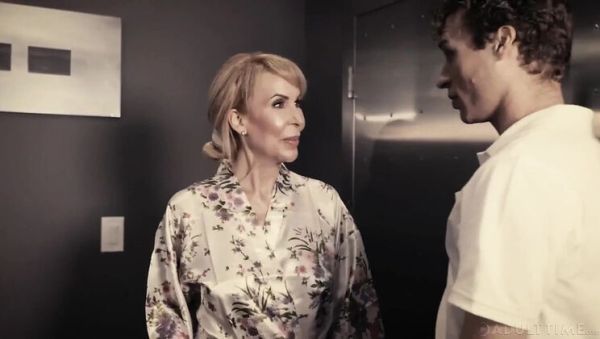 Stream this HD scene of : Erica Lauren Widow GILF Uses Grocery Boy as Sex Toy