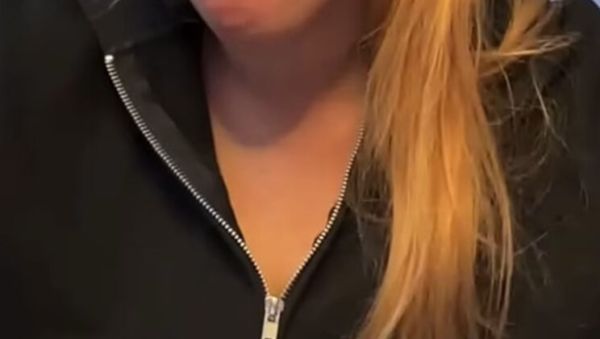Watch this uncut scene named : Horny Jucielussie Squirts While Cumming