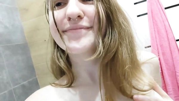 Enjoy watching uncut movie titled : Wettest Russian Brunette Nitosha Solo Squirt Overflow Explosion