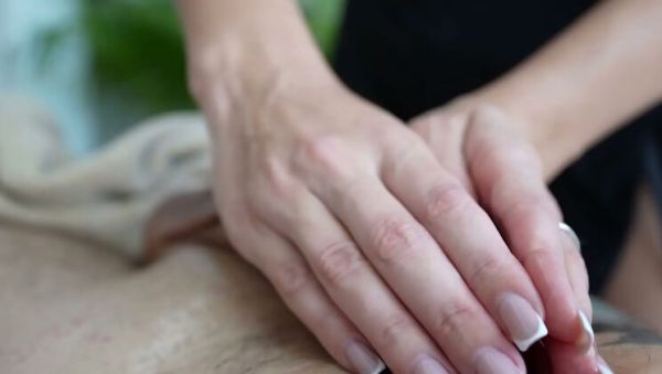 Play the complete scene named : Sexy Petite Masseuse Gives Me a Slippery Handjob Covered in Oil