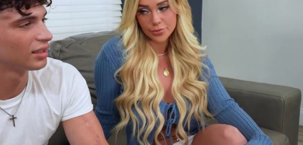 Play HD video named : My stepsister wants me to lick her feet