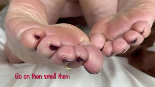 View the full clip called : Mature British Granny Shows Bare Feet & Big Natural Tits - Homemade Foot Fetish Part 1