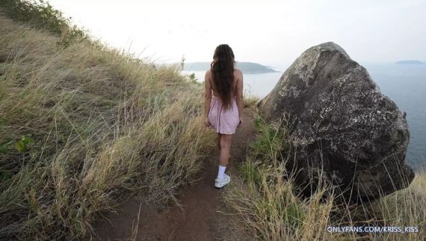 Watch hardcore movie titled : Petite amateur brunette deepthroats huge cock outdoors public sex