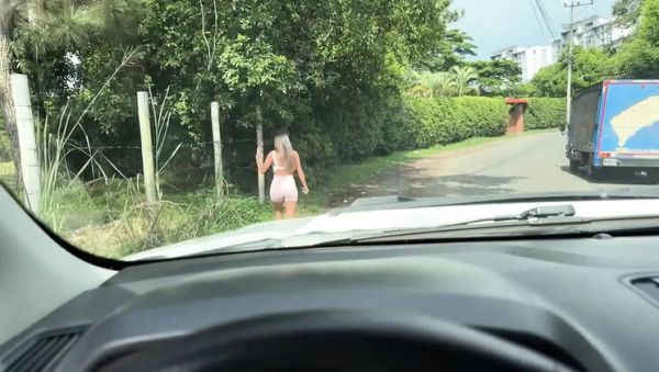 Play the HD clip titled : Colombian teen gets stranger's car blowjob after street workout - amateur POV sex in public