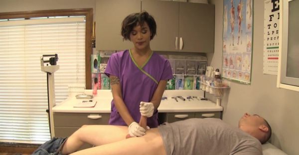 Stream this full video named : The nurse put on gloves and helped the patient with a bold move.