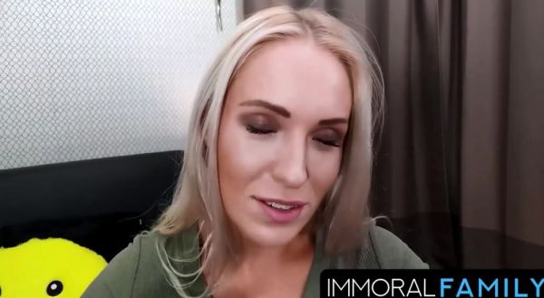 Stream the hardcore movie called : Angelika Grays Picnic Seduction Eat Fruit Leads To Eat Cock!