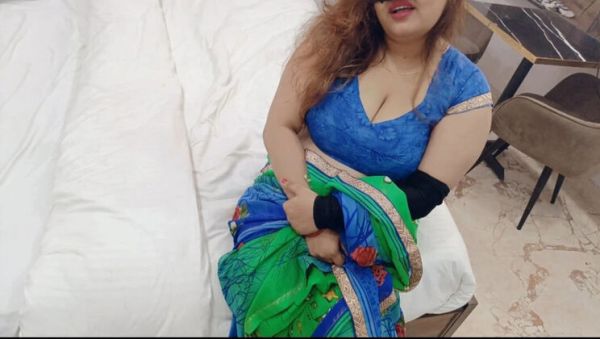 Enjoy watching uncensored clip called : Wife Ke Nahate Time Husband Ne Chudakkad Sali Ko Pehli Bar Choda