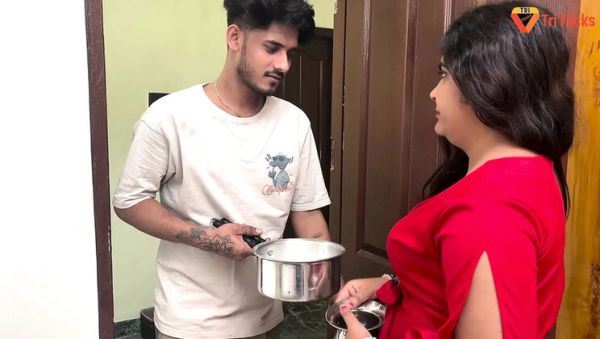 Stream this complete scene called : Pados Wali Bhabhi Kai Doodh ka Chakkar Indian Desi Bhabhi Fingering Cumshot Mature Pornstar HD Sex Video