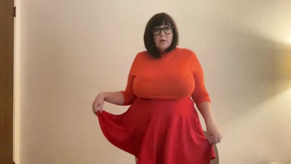 Stream hardcore clip of : Velma's Huge Tits and Giant Booty For Her Neighbor