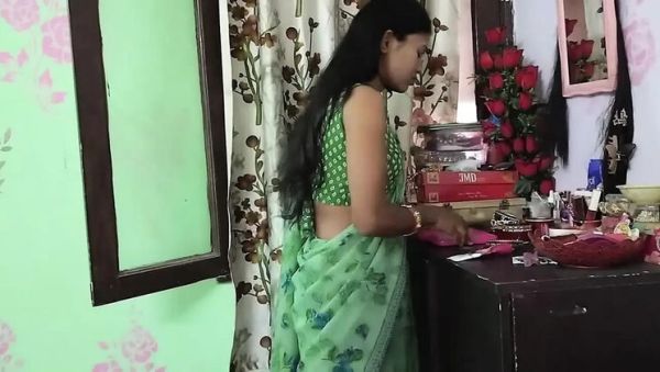 Enjoy watching this hardcore clip of : Angry Big Sister Fucks Me in One Bed – Full Hindi Audio Desi Sex