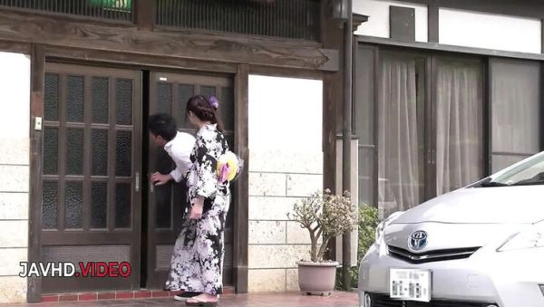 Stream hardcore movie named : Japanese MILF in kimono gets fucked hard and swallows cum
