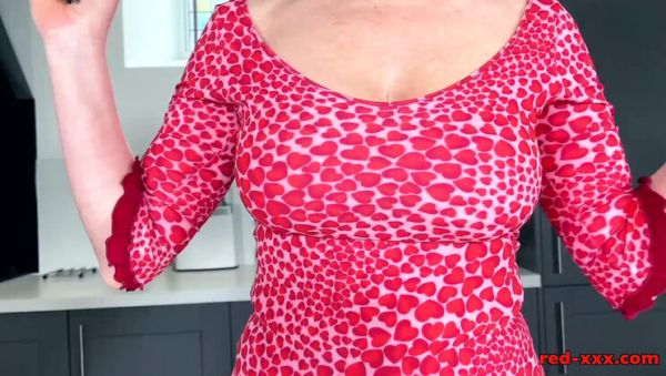 Play the uncut clip : Red XXX gives herself a big Valentine's Day treat with her huge tits