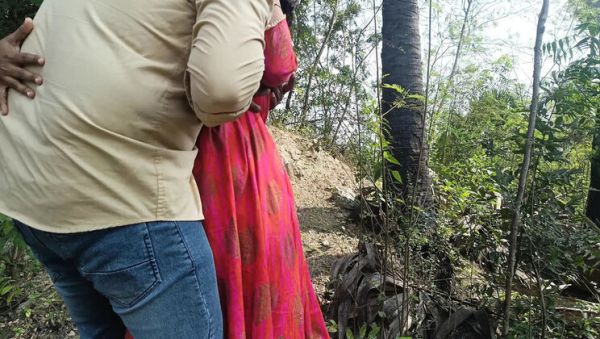 View this hardcore scene of : Hot Indian Housewife Laxi Ammu Gets Naughty Outdoor Public Sex With Apple Baby