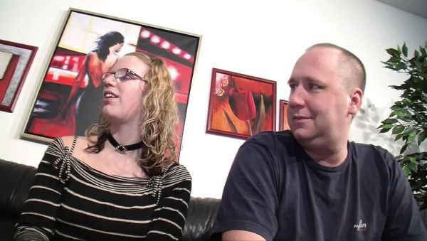 Play this hardcore movie of : Blonde rides a huge cock and begs for creampie until massive cumshot