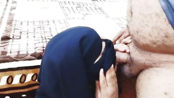 Enjoy watching the complete clip : Saxy Egyptian MILF Nik Maqqaba Takes a Hard Anal Pounding