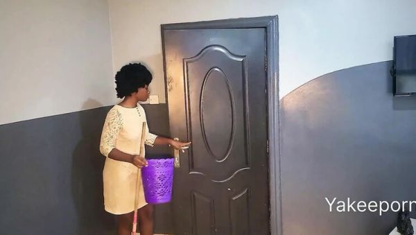 View the uncut clip called : Ebony Babe Bends Over For BBC Before Her Manager Returns