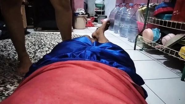 Play the HD video called : Cold Night Warm Mouth: Wifey Milks My Cock Indoors